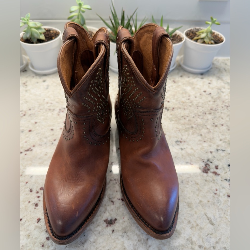 Frye Women’s Size 6 Brown Leather Studded Western Ankle Boots Cowboy - Picture 2 of 12